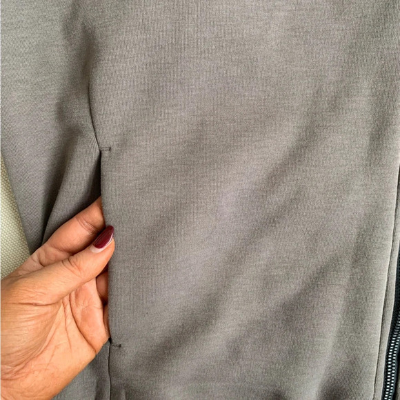 Reebok Zip Cropped Sweater - Picture 7 of 8